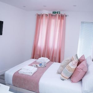 ロンドンHarrow Luxury Flat With Free Parking.アパートメント Room photo