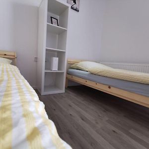 Sali-Homes Kleve: Komfortable 4-Betten-Monteurunterkunft - Praktisch & Modern クレーフェ Exterior photo