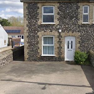 Charming 3 Bedroom Flint Cottage Lakenheath Exterior photo