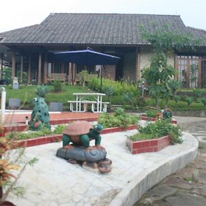 Villa Kahayang Cinengangirang Exterior photo
