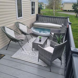 ホテル Luxury Caravan And Tattershall Lakes With Private Hot Tub And Wifi Exterior photo