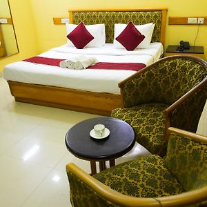 Nakshatree Hotels, Maruthi Residency -Mogappair チェンナイ Exterior photo