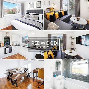 Cozy 3 Bed House With X2 Free Parking By Redwood Stays ファーンバラ Exterior photo