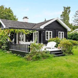 Idyll Summer House In Hornbæk Exterior photo