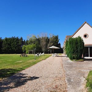 Azé Gite Tout Inclus Avec Piscine Privative, Activites De Plein Air Et Animaux En Liberte - Fr-1-491-396ヴィラ Exterior photo