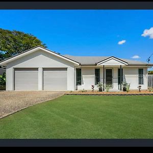 Four Bedroom Large Family Home Close To Ipswich City イプスウィッチ Exterior photo