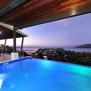 15 Kara - Luxurious Home With Million Dollar Views エアリービーチ Exterior photo