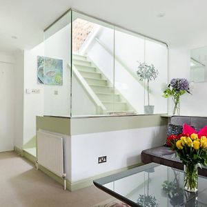 Stylish Apartment With Private Rooftop In Covent Garden ロンドン Exterior photo