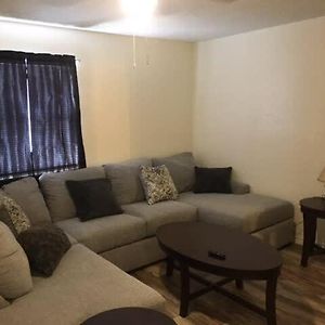 Close To Fort Sill Upstairs 1 Bedroom Apartment ロートン Exterior photo