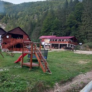 La Marian Pensiune Restaurant Munună Exterior photo