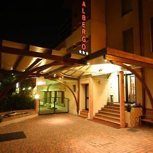 Hotel Montereale ポルデノーネ Exterior photo