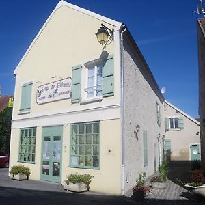 ホテル Auberge De L'Omois ボルヌ・アン・ブリ Exterior photo