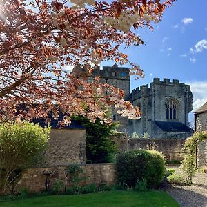 The Garden Suites At Snape Castle Mews ベデール Exterior photo