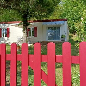 Le Menoux Maison En Berry Avec Jardin Clos Et Terrasse - Draps Et Menage Inclus - Fr-1-591-408ヴィラ Exterior photo