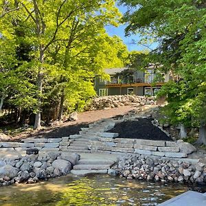 Mirror Mirror Fabulous Newly Renovated 8 Bedroom Muskoka Cottage ポート・カーリング Exterior photo