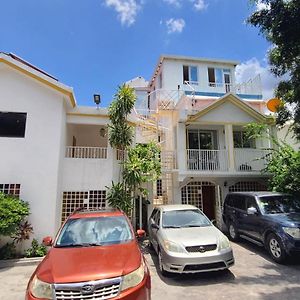 One Bedroom Suite In Peguy-Ville ポルトープランス Exterior photo