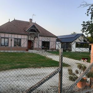 Auxon  Au Pans De Bois. Repos Et Detente Bed & Breakfast Exterior photo