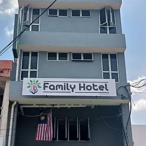 Family Hotel クアラ・クブ・バハル Exterior photo