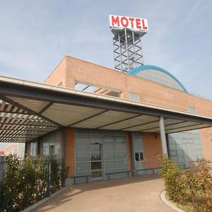 Hotel Motel 2 カステル・サン・ジョヴァンニ Exterior photo