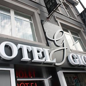 Hotel Giorgi バストーニュ Exterior photo