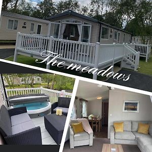 ホテル 41 The Meadows Luxury Hot Tub Holidays Tattershall Lakes Exterior photo