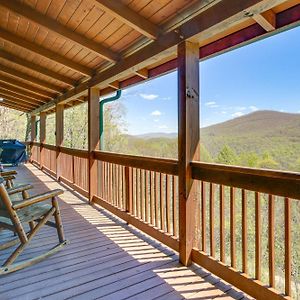 Family Cabin With Private Hot Tub And Views In Boone!ヴィラ Exterior photo