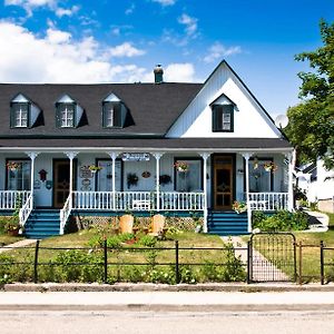 タドゥサック Maison Hovington Bed & Breakfast Exterior photo