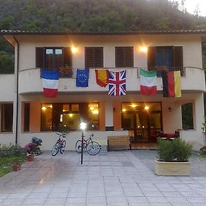 Hotel Ristorante Umbria Valnerina ヴァッロ・ディ・ネーラ Exterior photo