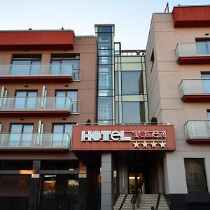 Hotel Tolea トゥルゴヴィシュテ Exterior photo