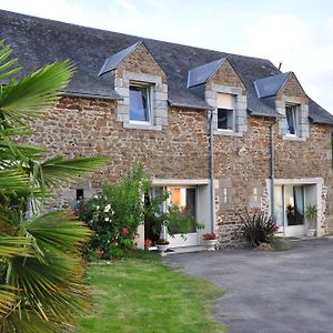 Saint-Georges-Buttavent La Grande Malardiere Bed & Breakfast Exterior photo