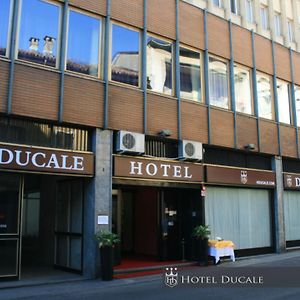 Hotel Ducale ヴィジェーヴァノ Exterior photo