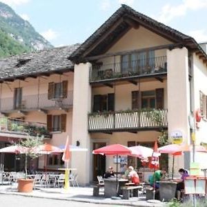 ホテル Ristorante Alpino Sonogno Exterior photo