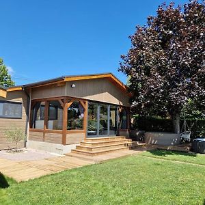 Saint-Sauveur-lès-Bray Chalet Moderne Au Bord D'Un Lacヴィラ Exterior photo