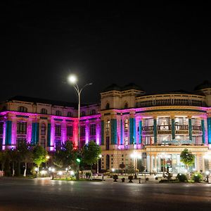 Bo'Gishamol Hotel アンディジャン Exterior photo