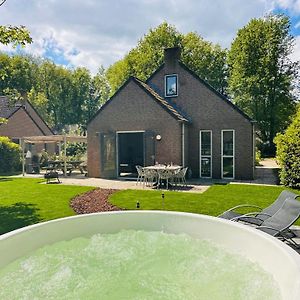 Ewijk 6Pers Boshuis -Hottub Jacuzzi- 'De Groene Specht'ヴィラ Exterior photo