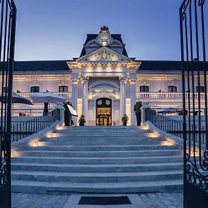 Best Western Premier Hotel De La Cite Royale ロシュ Exterior photo