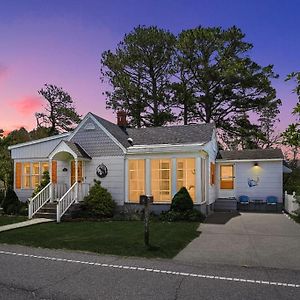 Cottage W Private Creek, Sunroom, Fire Pit, & Wifi シンコティーグ Exterior photo