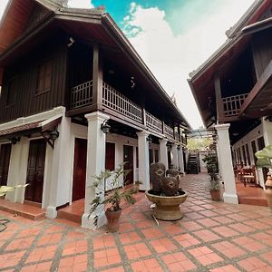 Khongkham Guesthouse ルアンパバーン Exterior photo