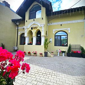 Perfect Villa プロイェシュティ Exterior photo