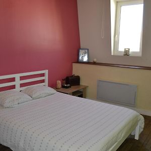 Chef-Boutonne Chambre Cosy Pour 2 Personnes Bed & Breakfast Exterior photo