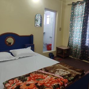 ホテル Dal Point View Srīnagar Room photo