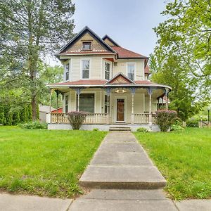 Charming Champaign Victorian With Deck!ヴィラ Exterior photo