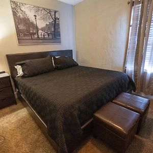 Indy 4-Bedroom Haven: Your Perfect Retreat インディアナポリス Exterior photo