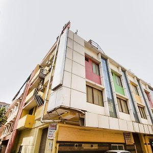 Capital O Hotel Shanti Nivas Near Hare Krishna Hill バンガロール Exterior photo