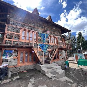 Old Brahma Homestay Kalgha Exterior photo