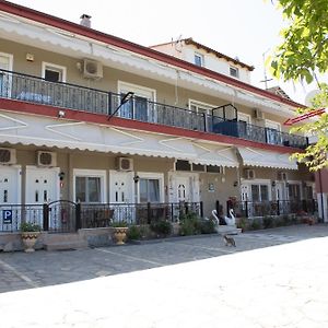 KrinídhesΚωστασ Μουστακλησアパートメント Exterior photo