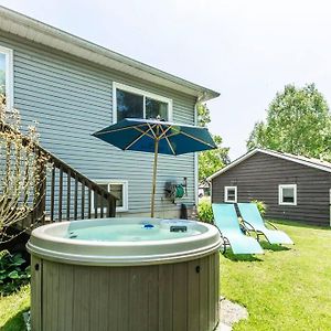 Port Burwell Kosecki Klubhouse- Hot Tub, Fire Pit, Large Yardヴィラ Exterior photo
