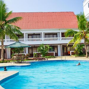 Diani Palm B&B Resort ディアニ・ビーチ Exterior photo