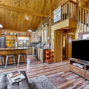 Modern Black Hills Cabin With Loft And Wraparound Deck ラピッドシティ Exterior photo