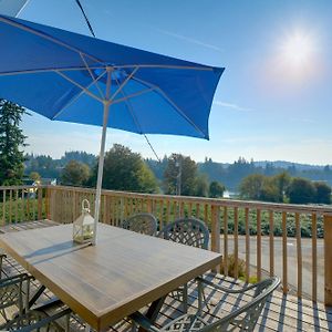 Relaxing Poulsbo Duplex With Liberty Bay Views!ヴィラ Exterior photo